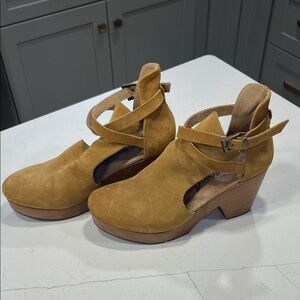 Free People Tan Suede Mules